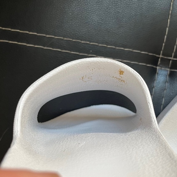 (men’s) adidas • white & black open toe pool flip flops - Picture 8 of 16